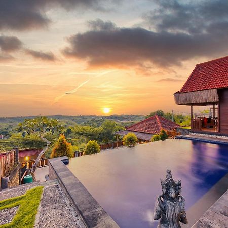 Hotel Sebuluh Sunset Hill Batumadeg Exterior foto