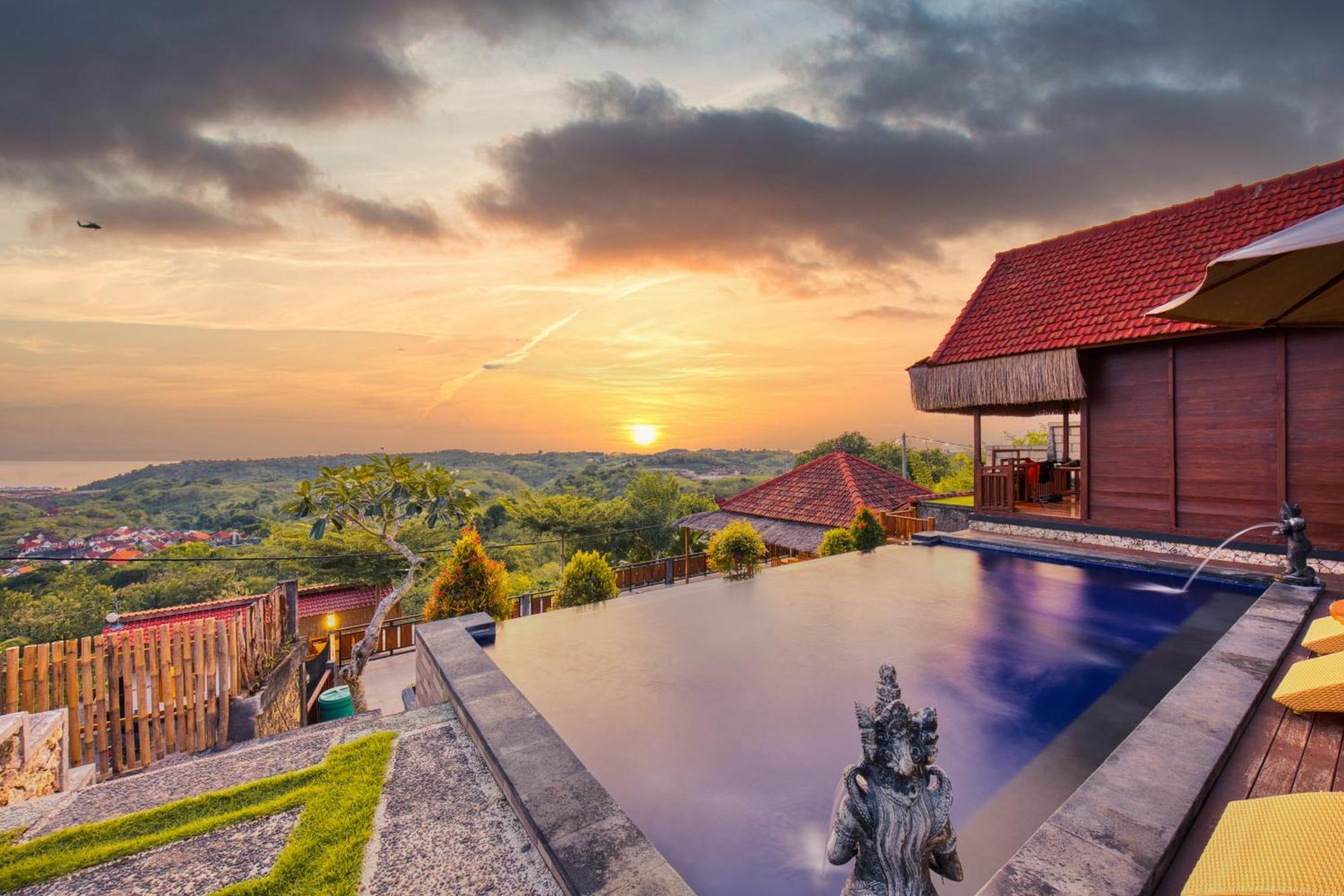 Hotel Sebuluh Sunset Hill Batumadeg Exterior foto